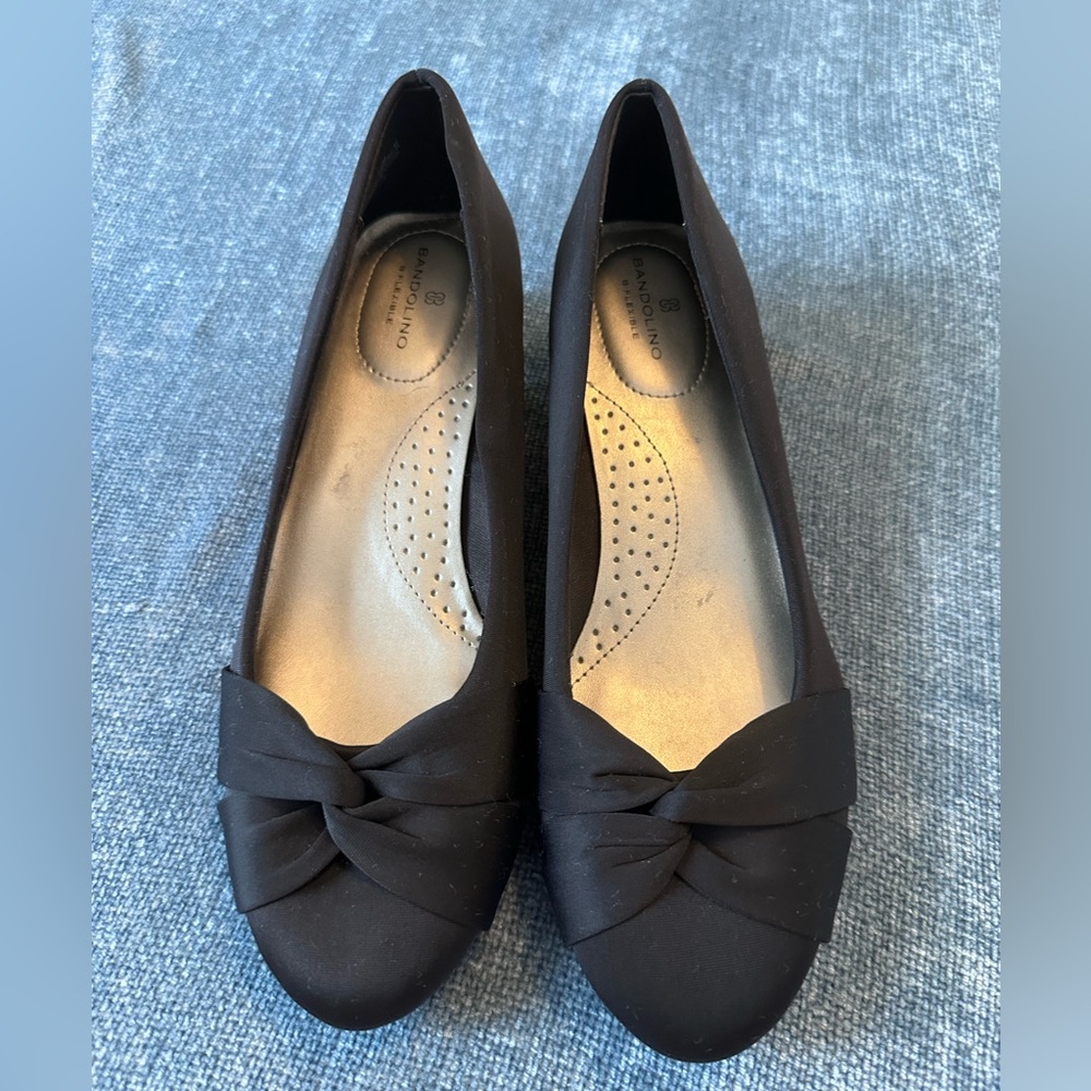 Bandolino black satin shoes